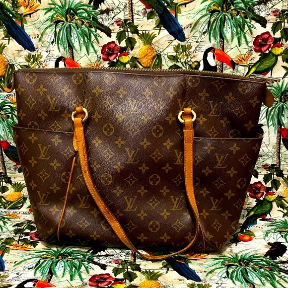 Louis Vuitton MM Totally - Picture 1 of 10